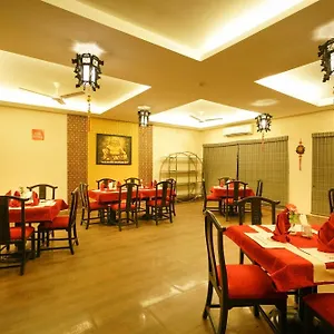https://oyo-15754-mookkannoor-tourist-home.kerala-hotels.net