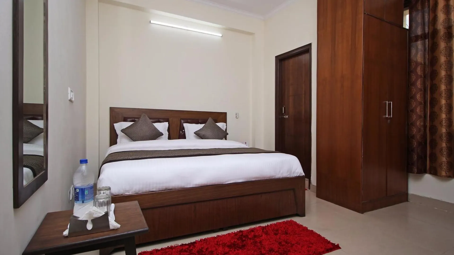 Hotel O Surya Palace New Delhi